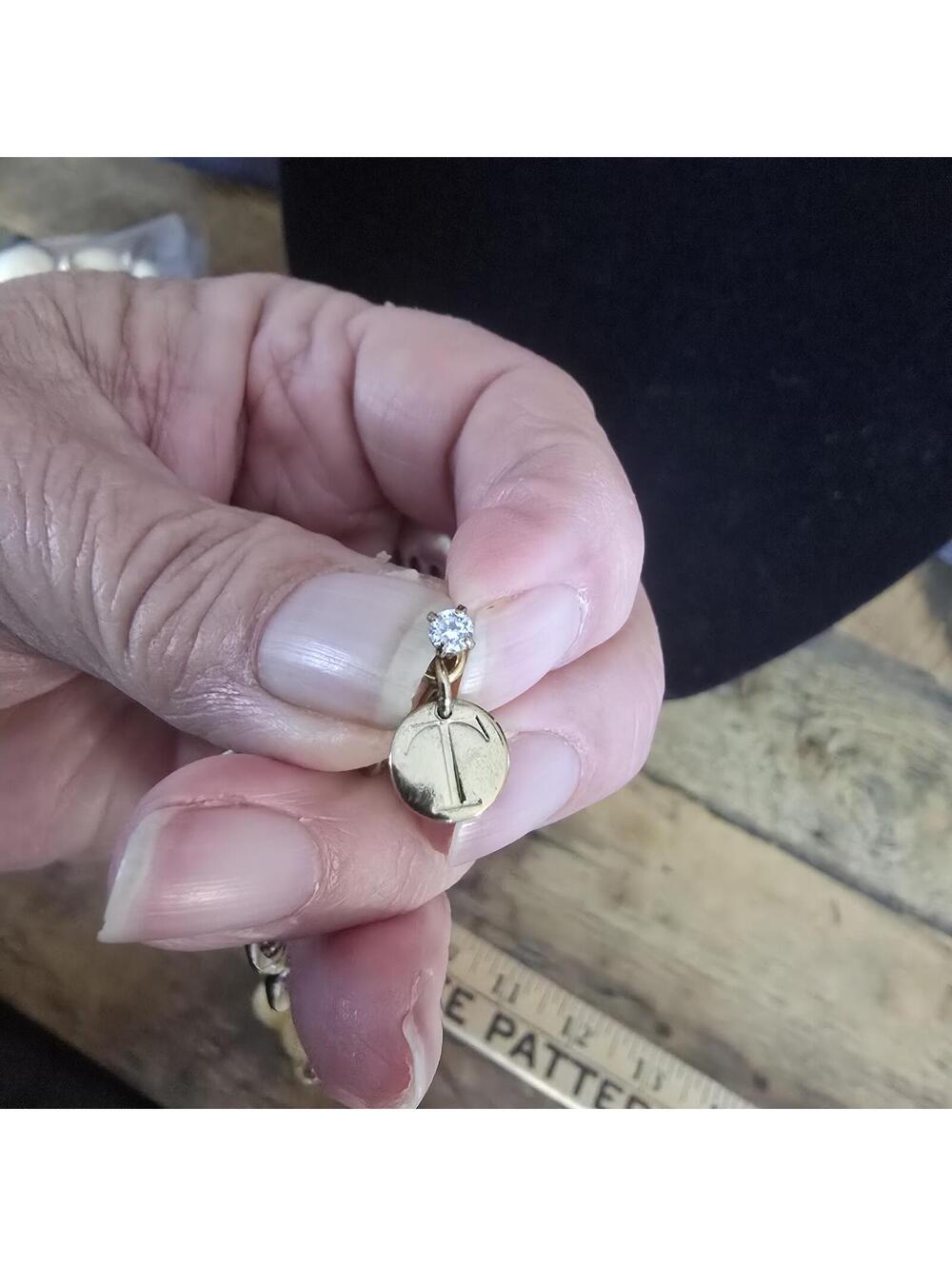 Vtg Talbots Confetti Cream Lucite Disc Statement Necklace with Gold Plated links - Picture 5 of 9